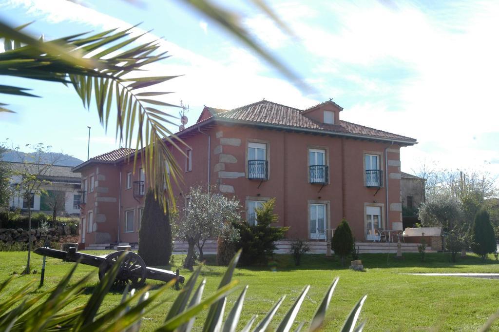 Posada Tresmentiras Aldeanueva del Camino Exteriér fotografie